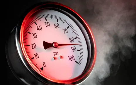 Zwischen Kostendruck und Versorgungslücke: Warum Innovation kein Luxus ist. Zwischen Kostendruck und Versorgungslücke: Warum Innovation kein Luxus ist.